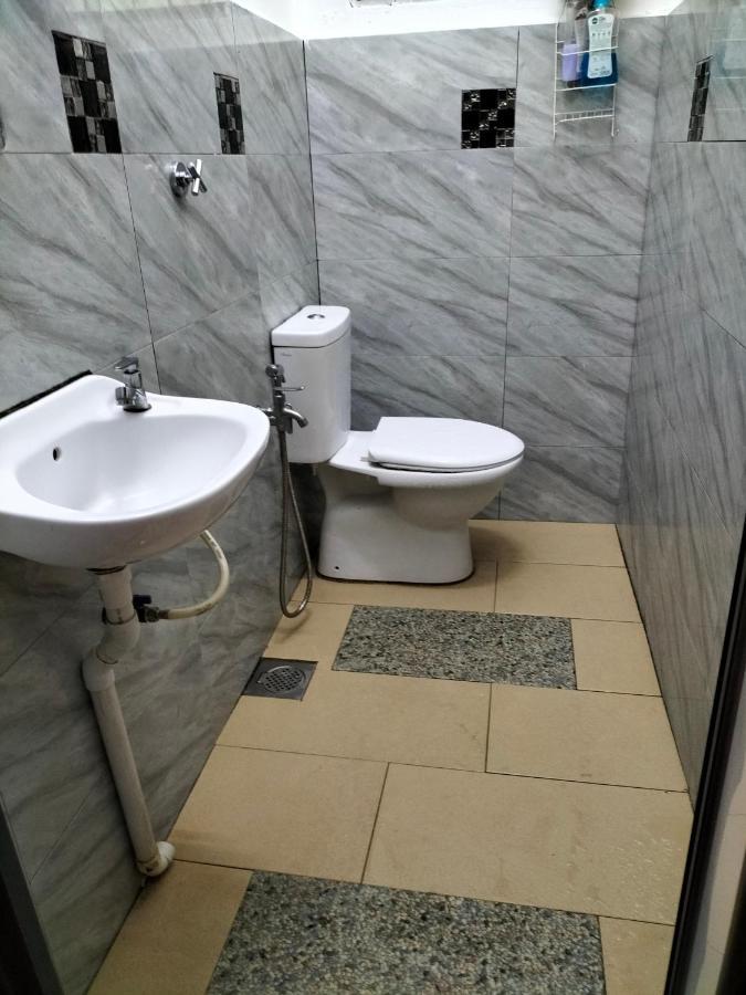 Che Na Homestay Pontian Pontian Kecil Exterior photo